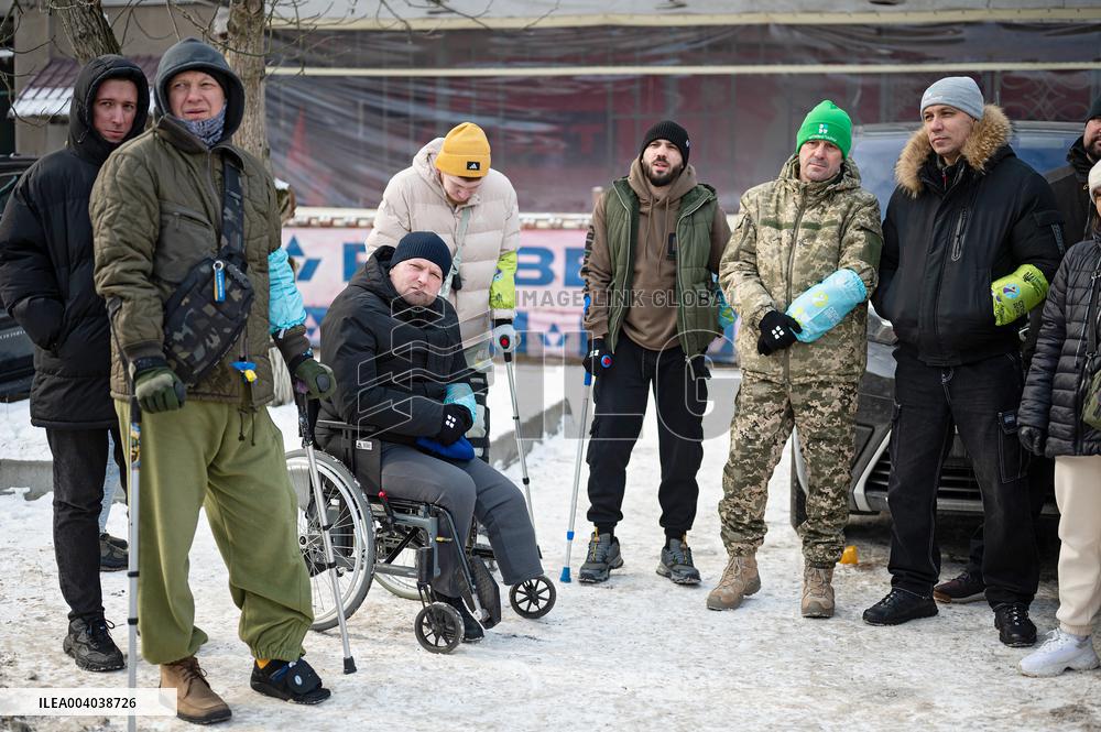 War veterans visit adaptive skiing training session in Kyiv