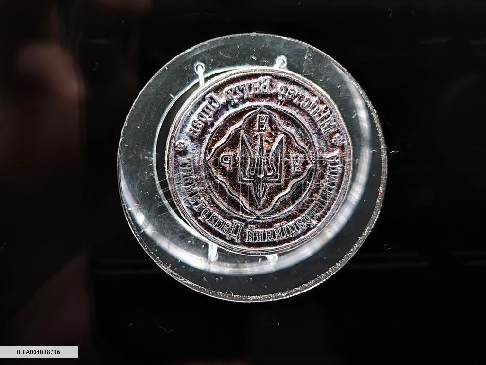 Exhibition at Kyiv War Museum celebrates Ukraines coat of arms