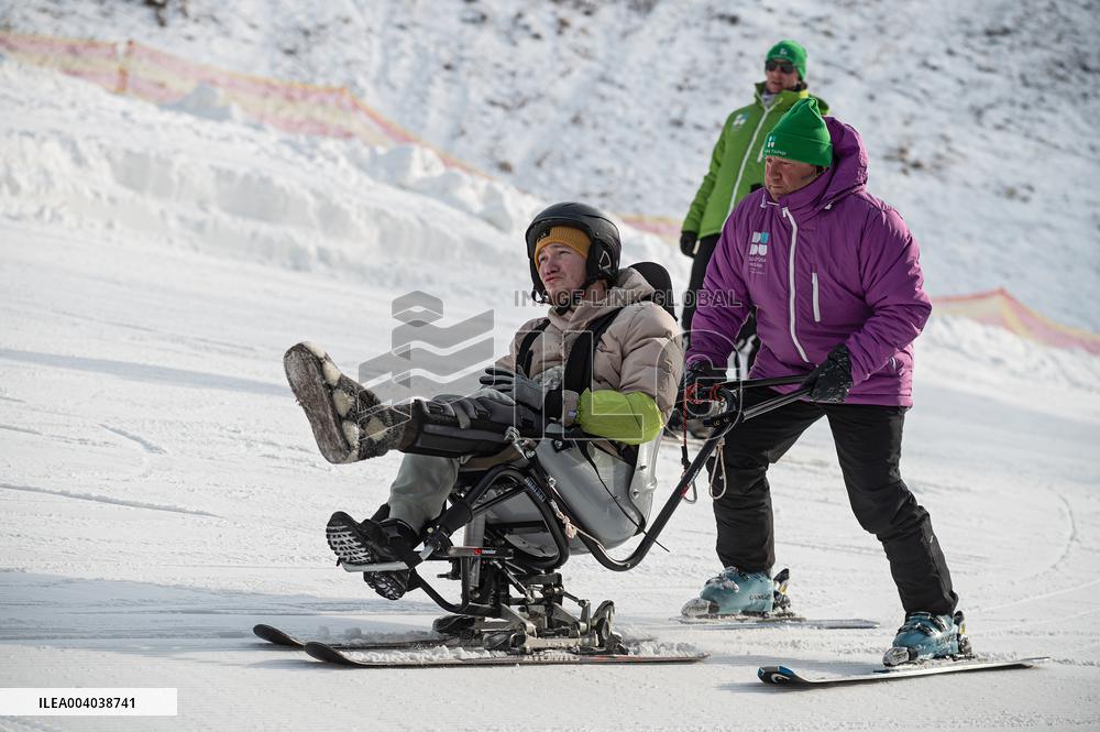 War veterans visit adaptive skiing training session in Kyiv
