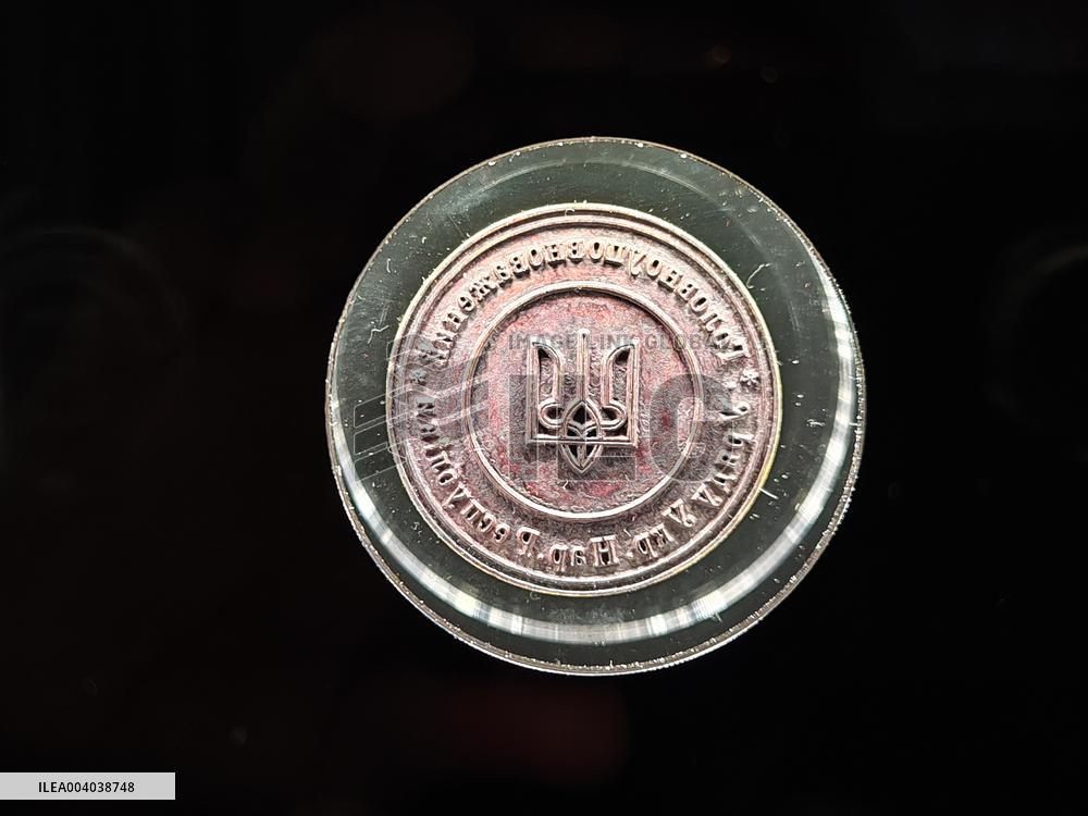 Exhibition at Kyiv War Museum celebrates Ukraines coat of arms