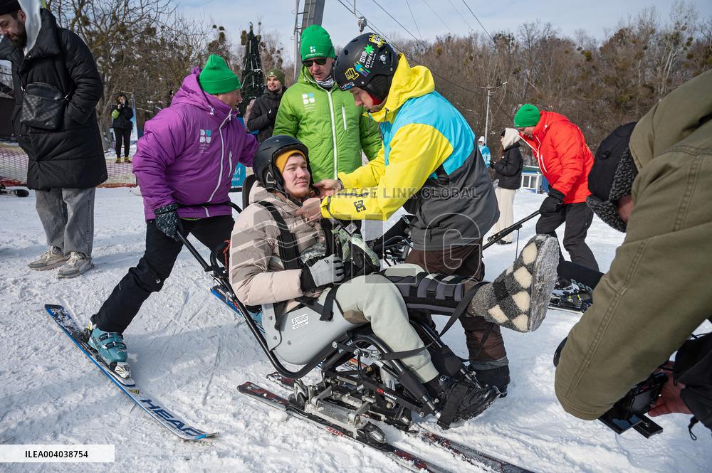 War veterans visit adaptive skiing training session in Kyiv