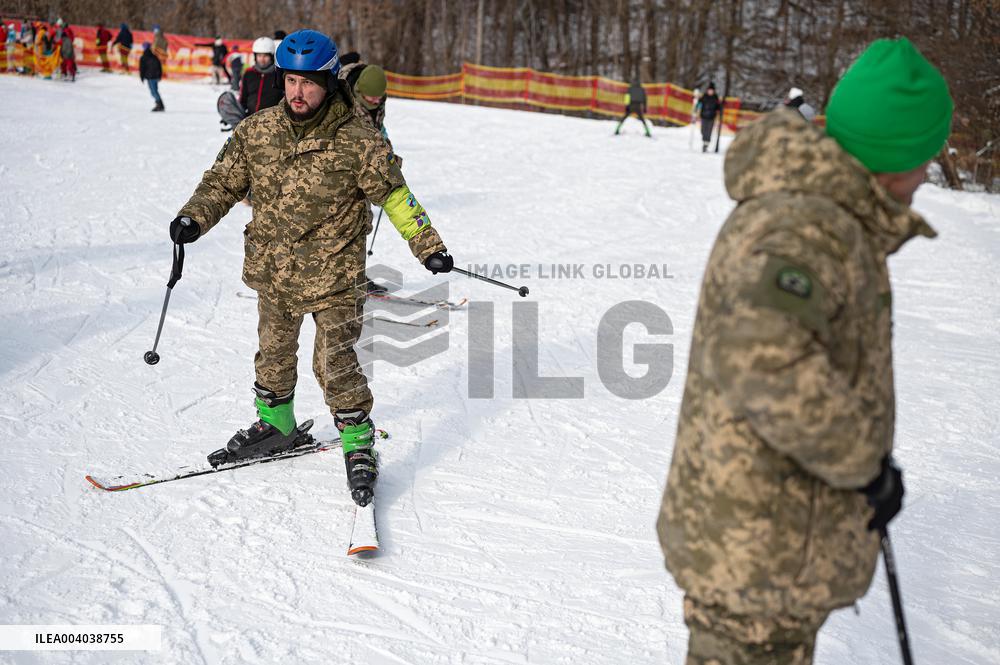 War veterans visit adaptive skiing training session in Kyiv