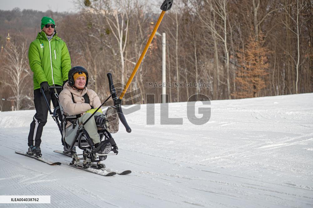 War veterans visit adaptive skiing training session in Kyiv