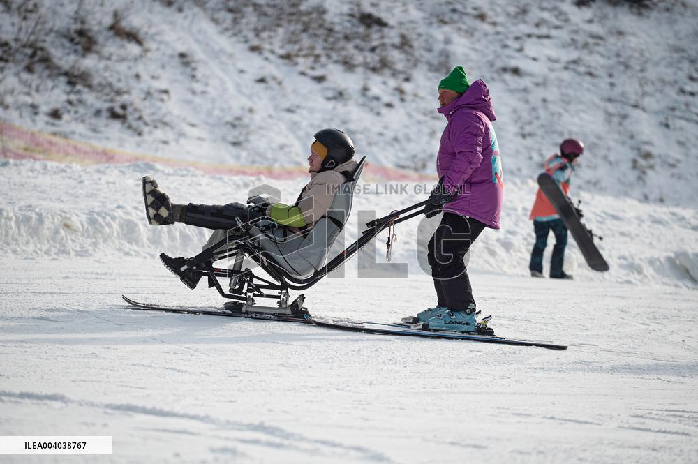 War veterans visit adaptive skiing training session in Kyiv