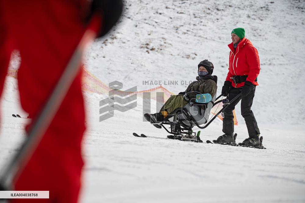 War veterans visit adaptive skiing training session in Kyiv