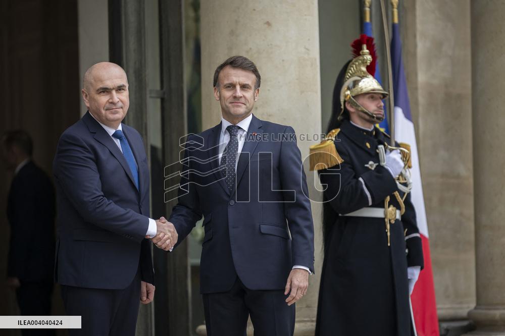 French President Welcomes Romanian President - Paris