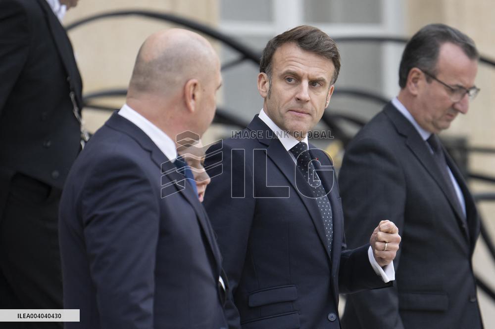 French President Welcomes Romanian President - Paris