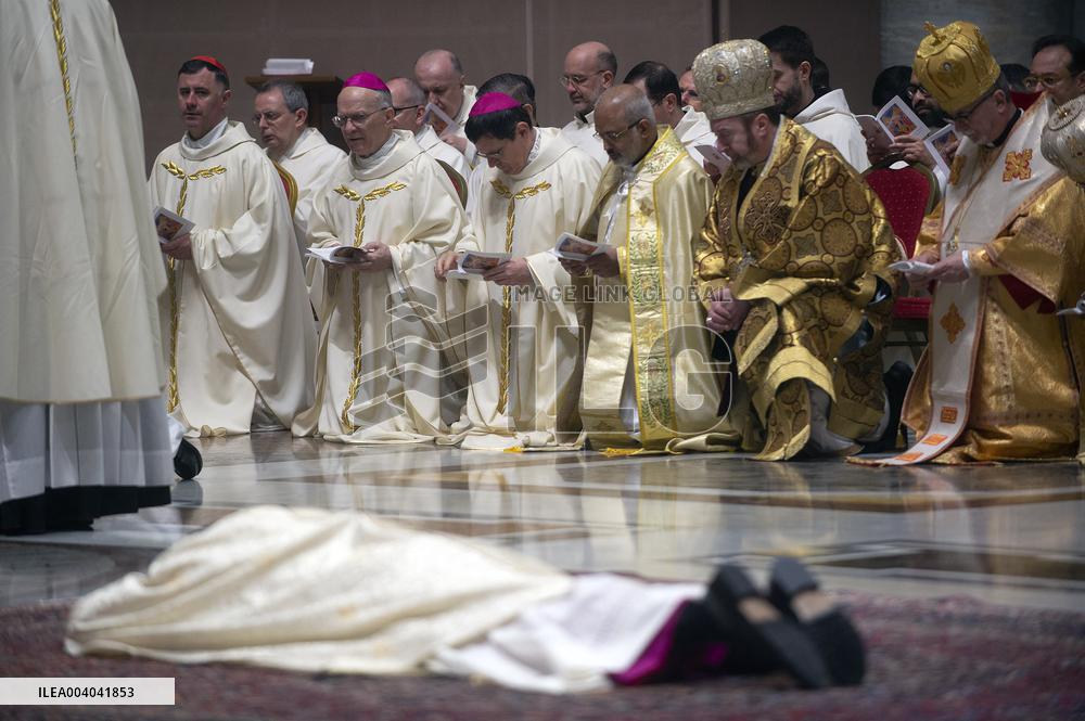 Msgr Ciampanellis Ordination at St Peters - Vatican