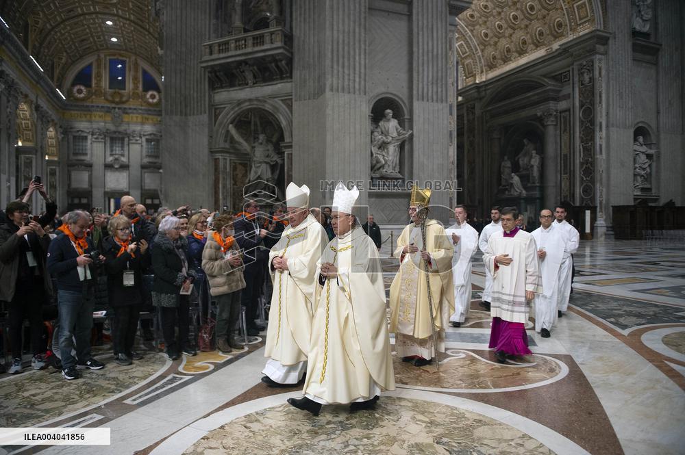 Msgr Ciampanellis Ordination at St Peters - Vatican