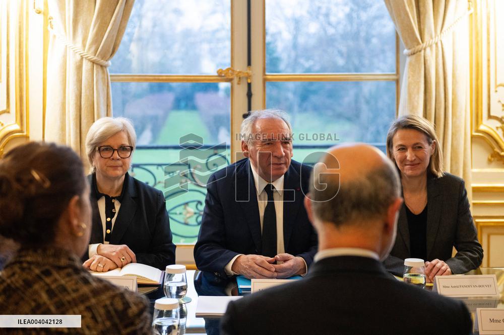 Pensions Report Results At Hotel Matignon - Paris