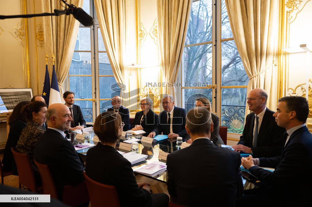 Pensions Report Results At Hotel Matignon - Paris