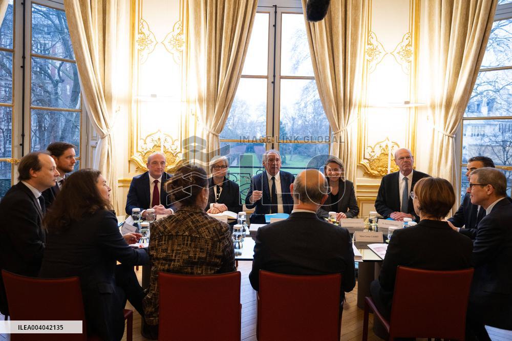 Pensions Report Results At Hotel Matignon - Paris