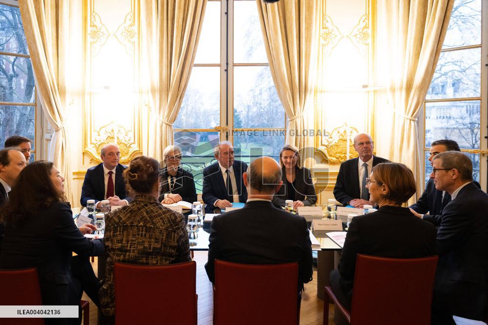 Pensions Report Results At Hotel Matignon - Paris