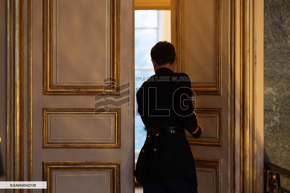 Pensions Report Results At Hotel Matignon - Paris