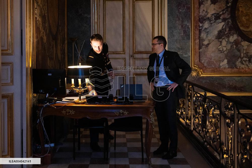 Pensions Report Results At Hotel Matignon - Paris