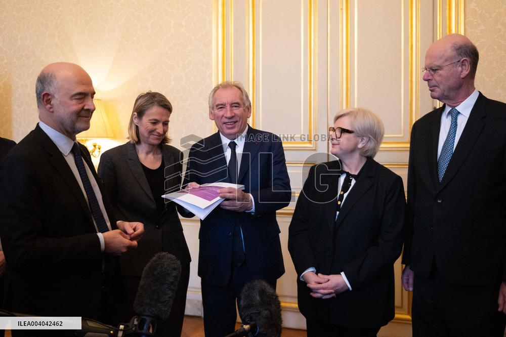 Pensions Report Results At Hotel Matignon - Paris