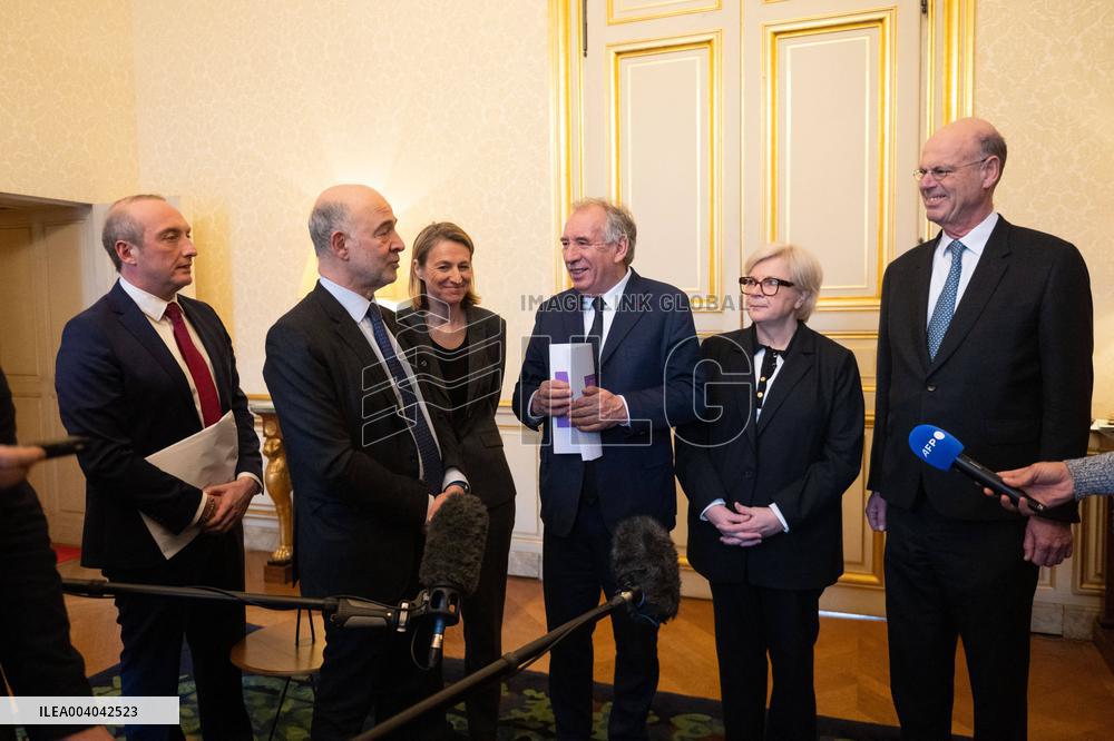 Pensions Report Results At Hotel Matignon - Paris