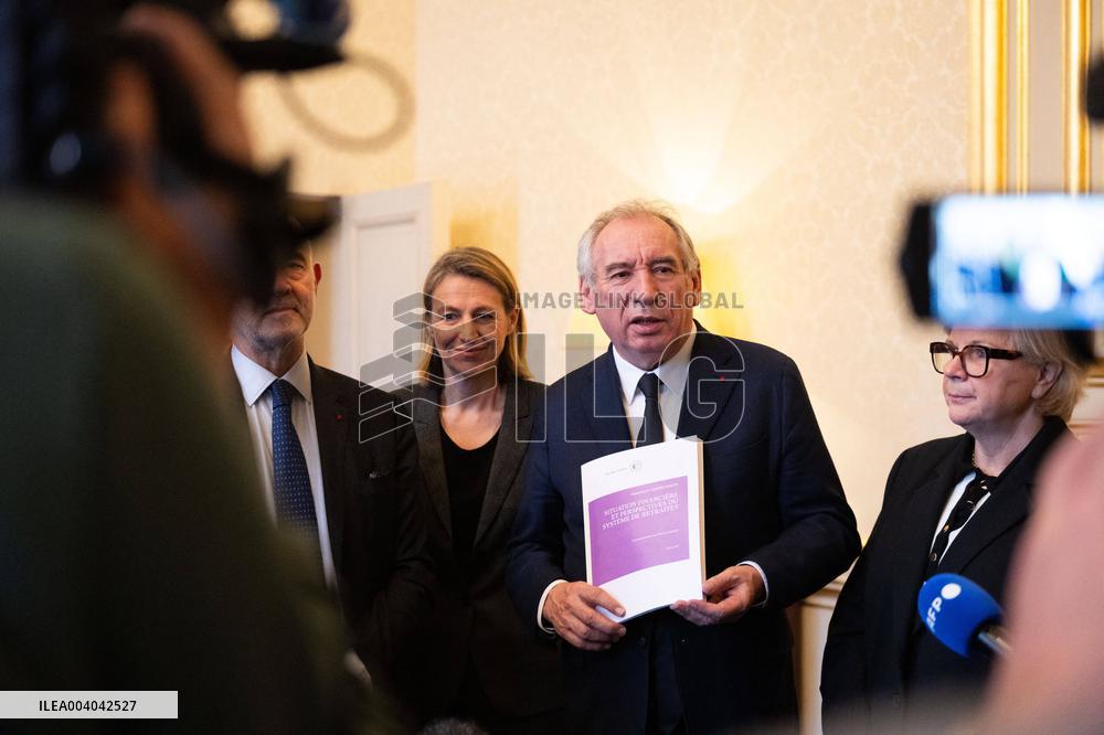 Pensions Report Results At Hotel Matignon - Paris