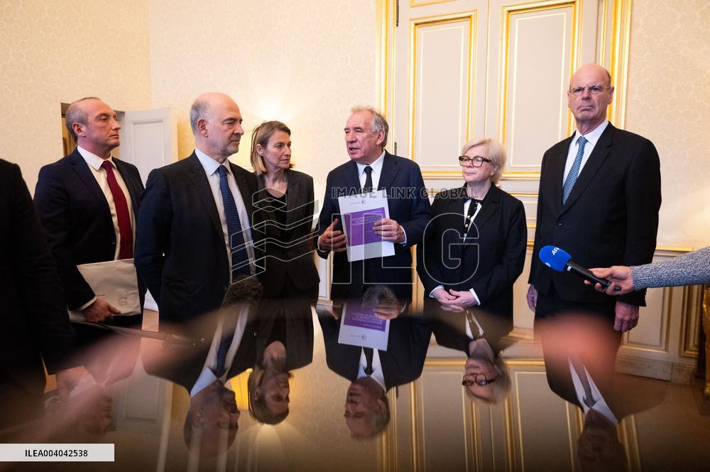 Pensions Report Results At Hotel Matignon - Paris