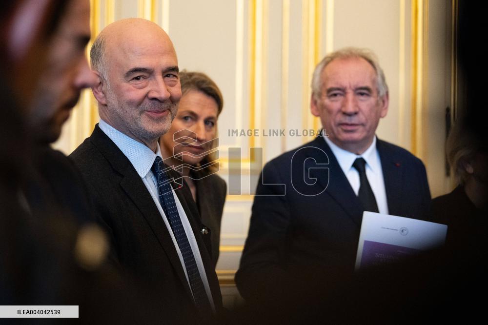 Pensions Report Results At Hotel Matignon - Paris