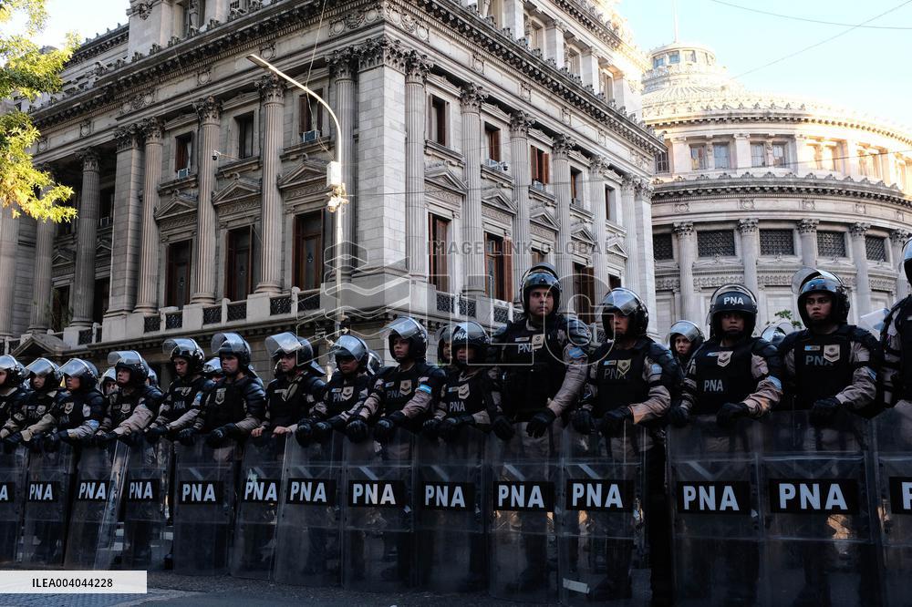 Pensioners Demonstrate Buenos Aires