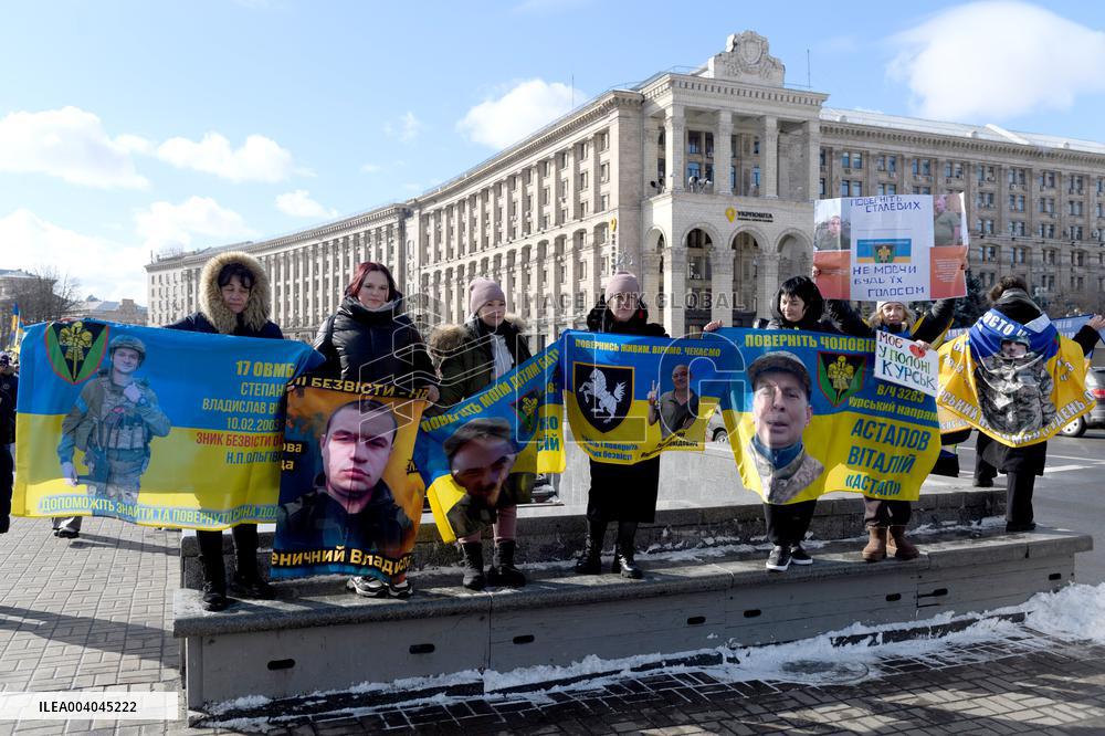 Performance in support of Kremlin prisoners in Kyiv