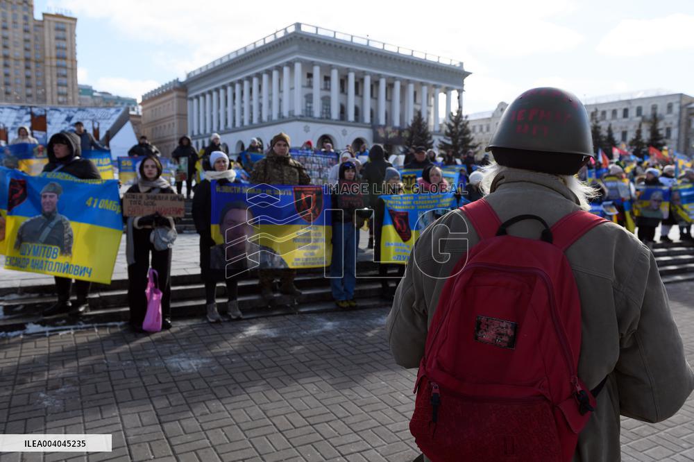 Performance in support of Kremlin prisoners in Kyiv