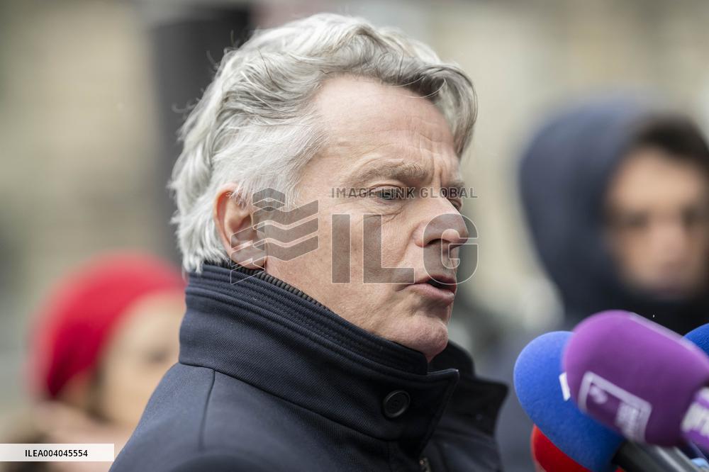 French President and Party Leaders Meet on Ukraine Crisis - Paris