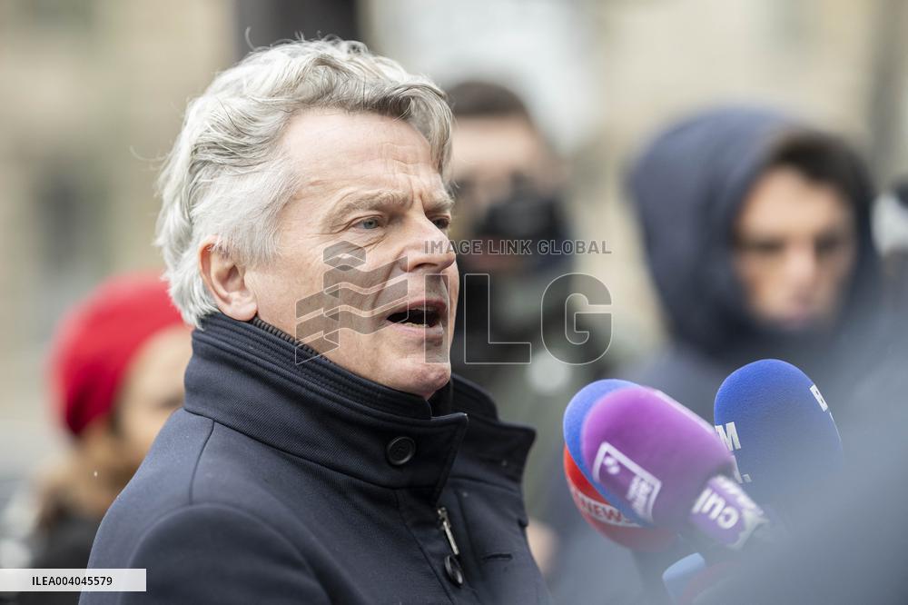 French President and Party Leaders Meet on Ukraine Crisis - Paris