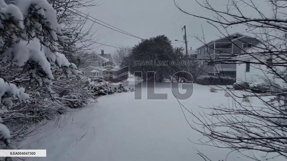 US: Virginia Blanketed In Snow As Winter Storm Moves Through State 3