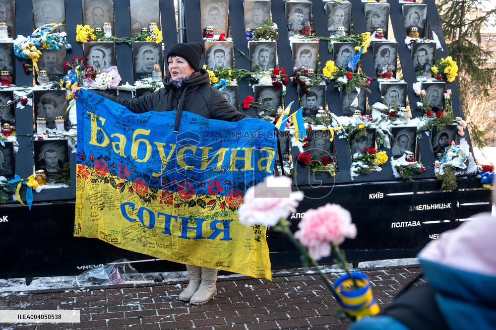 Kyiv pays tribute to Heavenly Hundred Heroes