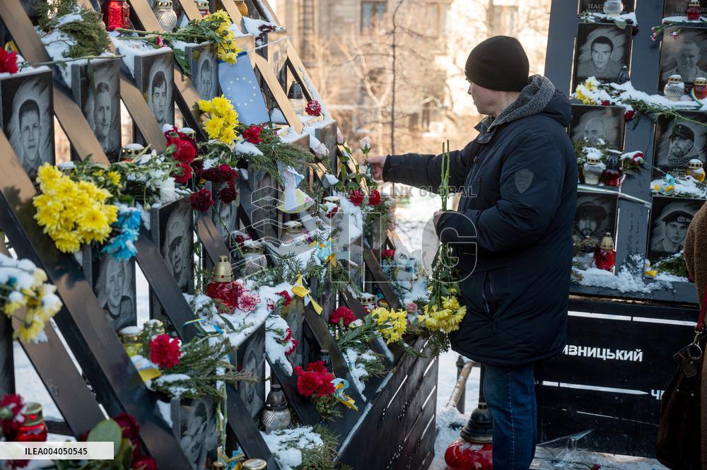 Kyiv pays tribute to Heavenly Hundred Heroes