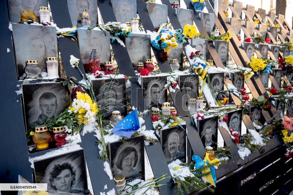 Kyiv pays tribute to Heavenly Hundred Heroes