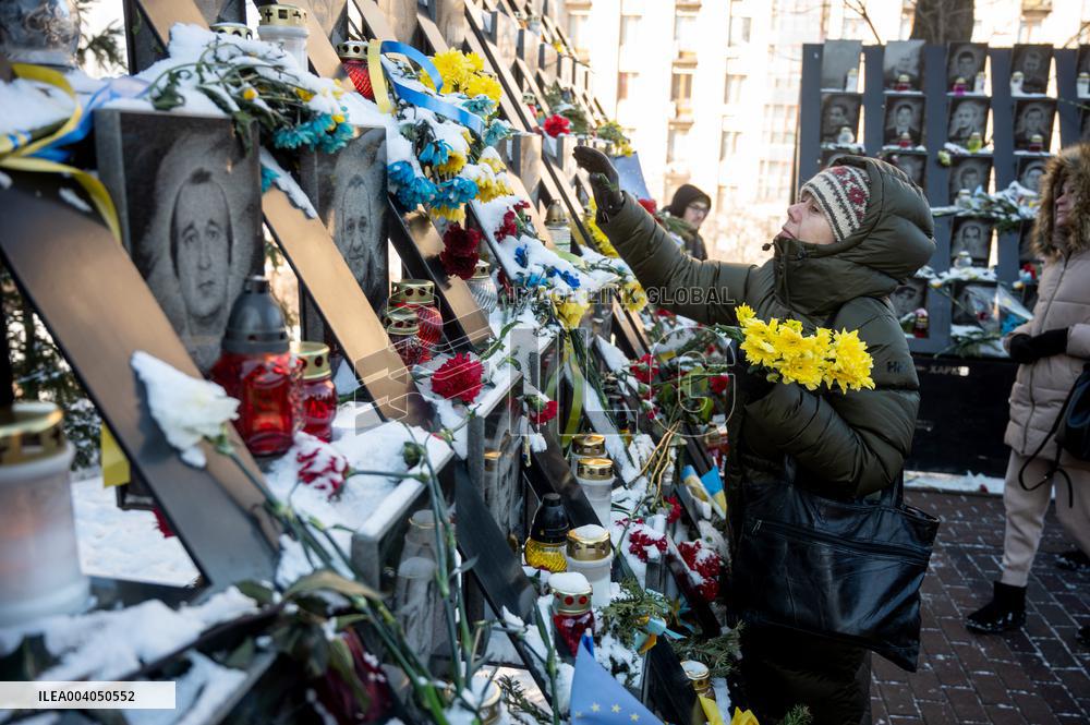 Kyiv pays tribute to Heavenly Hundred Heroes