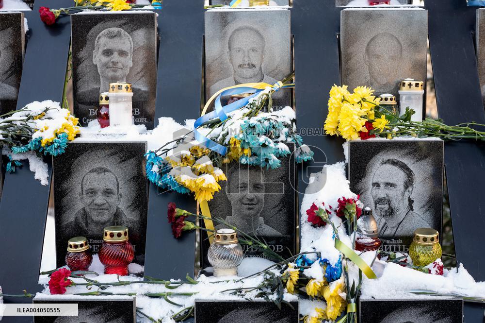 Kyiv pays tribute to Heavenly Hundred Heroes