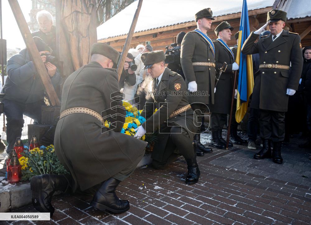 Kyiv pays tribute to Heavenly Hundred Heroes