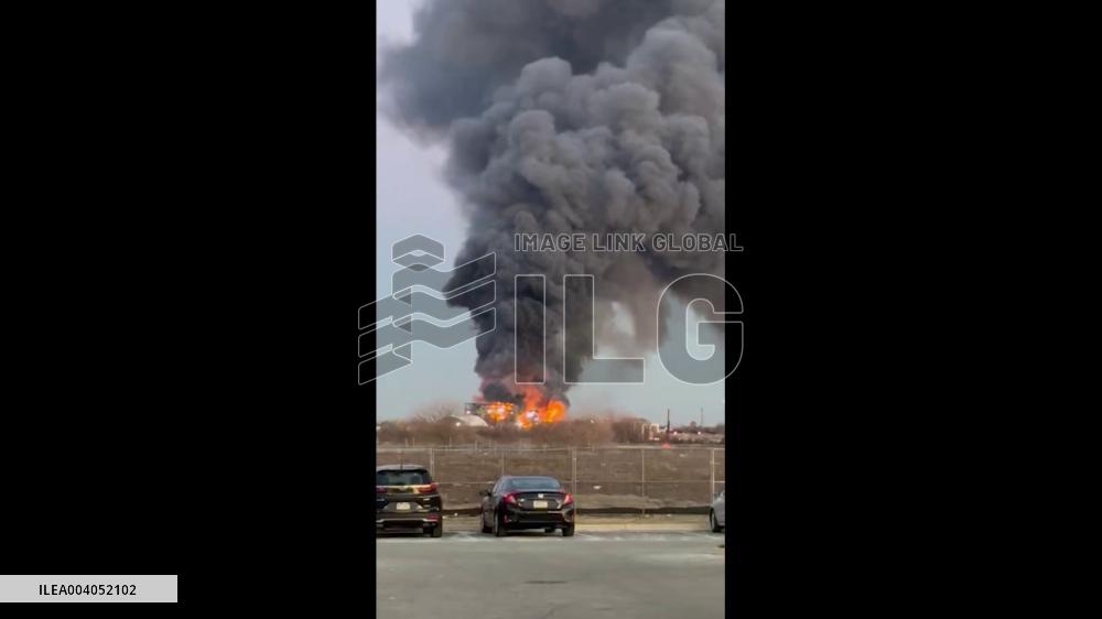 US: Thick Smoke Rises From Scrap Metal Yard Fire In Camden, NJ 2