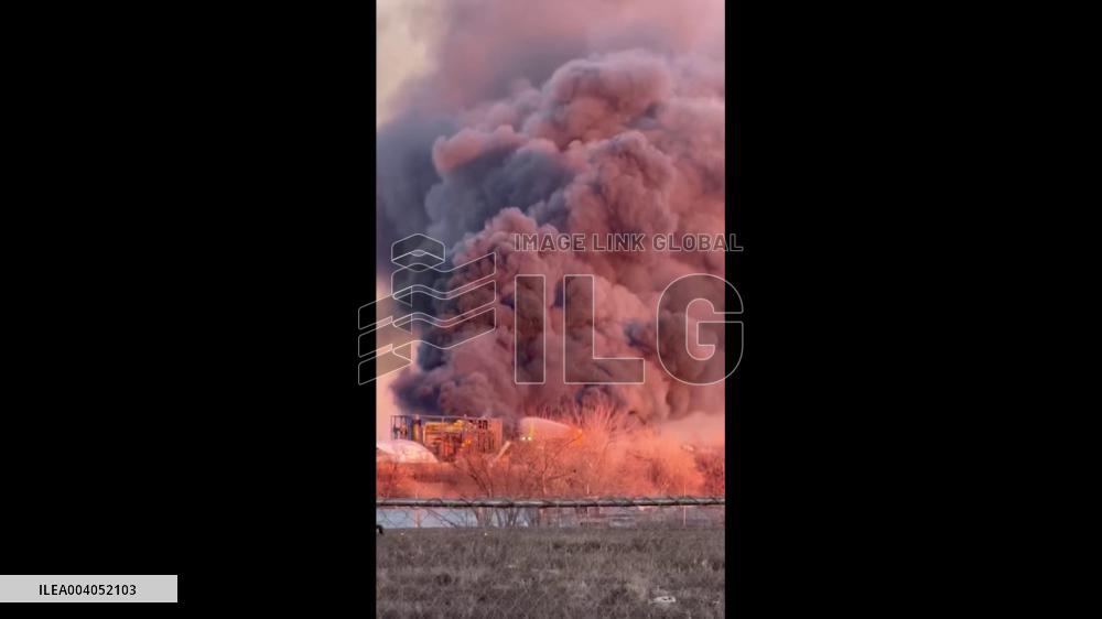 US: Thick Smoke Rises From Scrap Metal Yard Fire In Camden, NJ