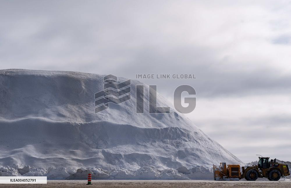 Angrignon Snow Deposit - Montreal