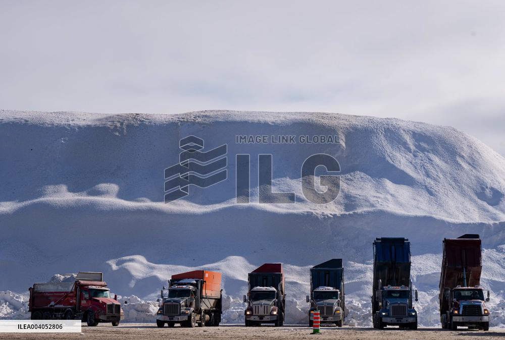Angrignon Snow Deposit - Montreal