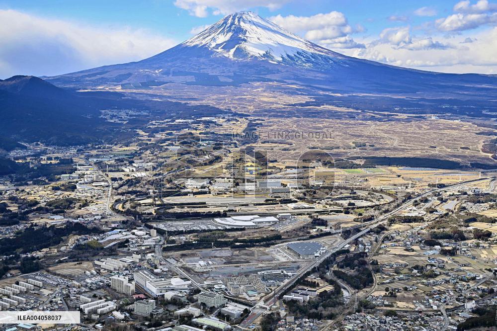 Toyota unveils community envisioning future mobility near Mt. Fuji