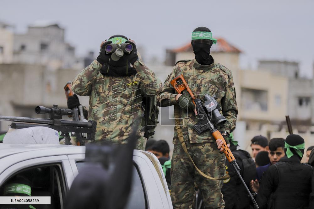 Hamas Hands Over Israeli Hostages To Red Cross - Gaza