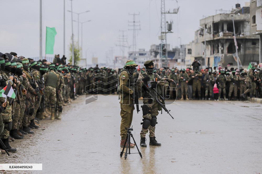 Hamas Hands Over Israeli Hostages To Red Cross - Gaza