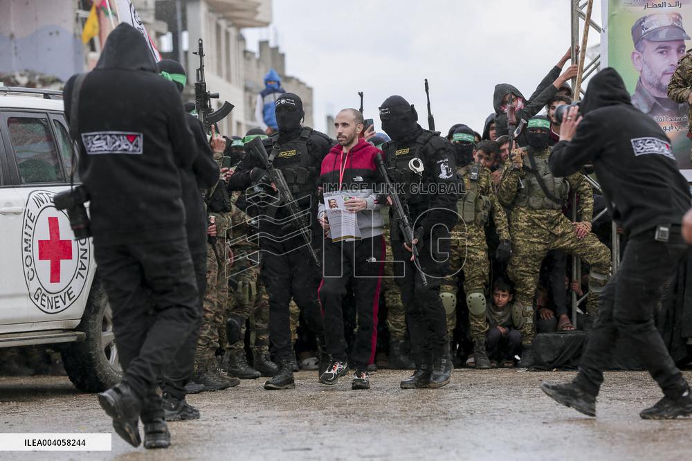 Hamas Hands Over Israeli Hostages To Red Cross In Gaza