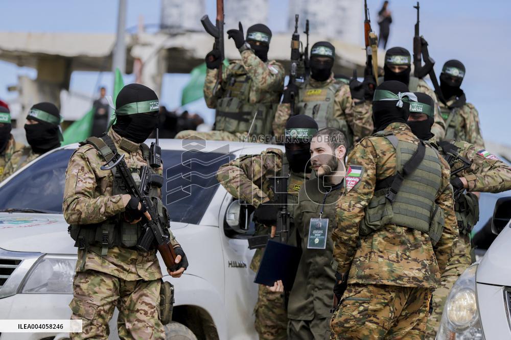 Hamas Hands Over Israeli Hostages To Red Cross - Gaza