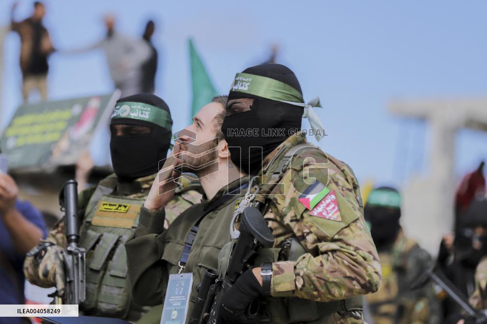 Hamas Hands Over Israeli Hostages To Red Cross - Gaza