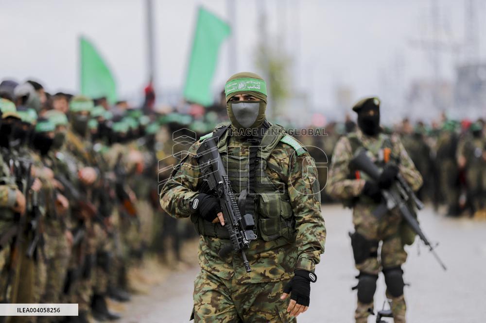 Hamas Hands Over Israeli Hostages To Red Cross - Gaza