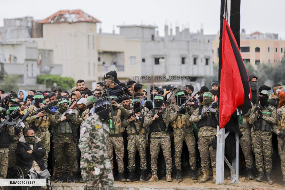 Hamas Hands Over Israeli Hostages To Red Cross - Gaza