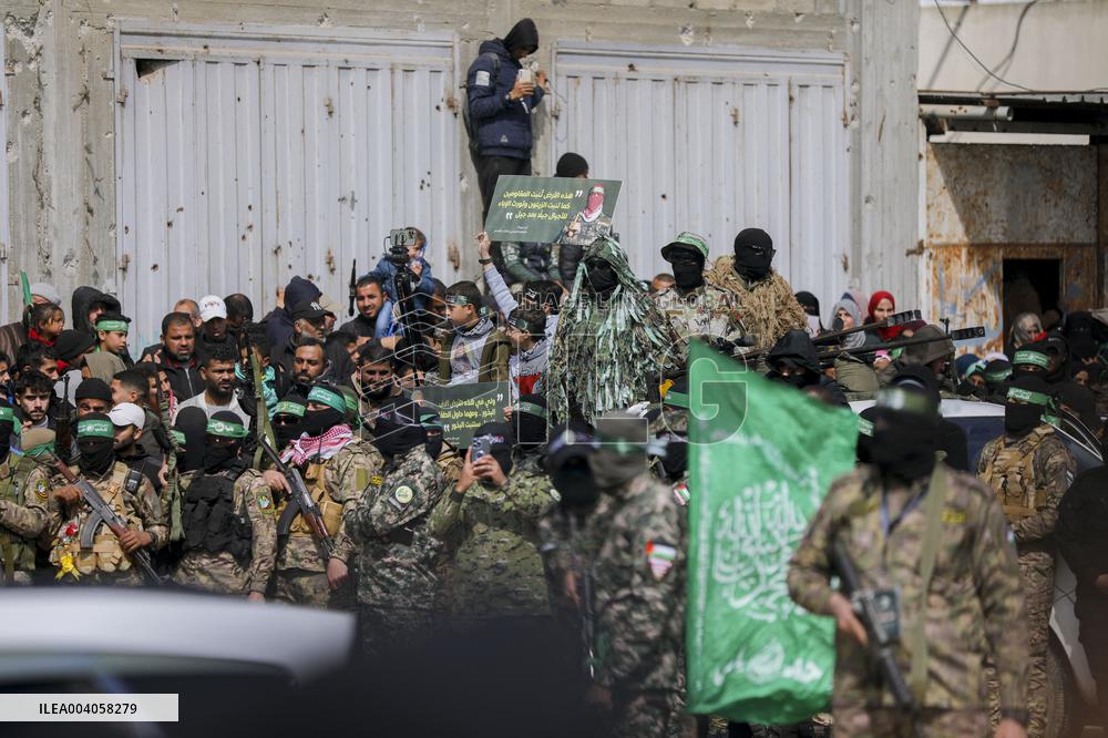 Hamas Hands Over Israeli Hostages To Red Cross - Gaza