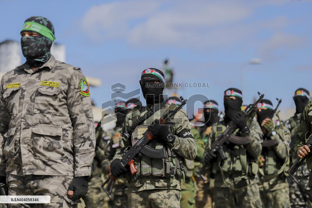 Hamas Hands Over Israeli Hostages To Red Cross - Gaza